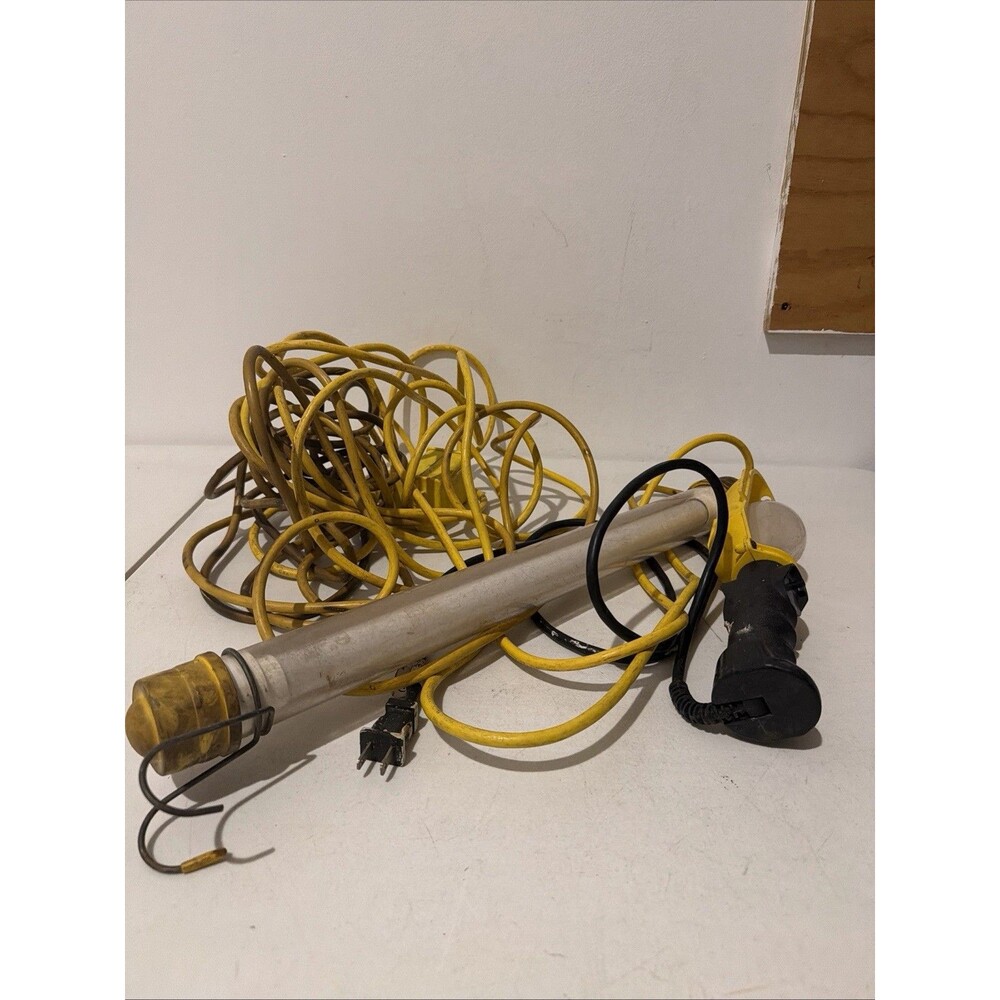 Daniel Woodhead Trouble Under Hood Service Light Fluorescent R3873A Handlamp